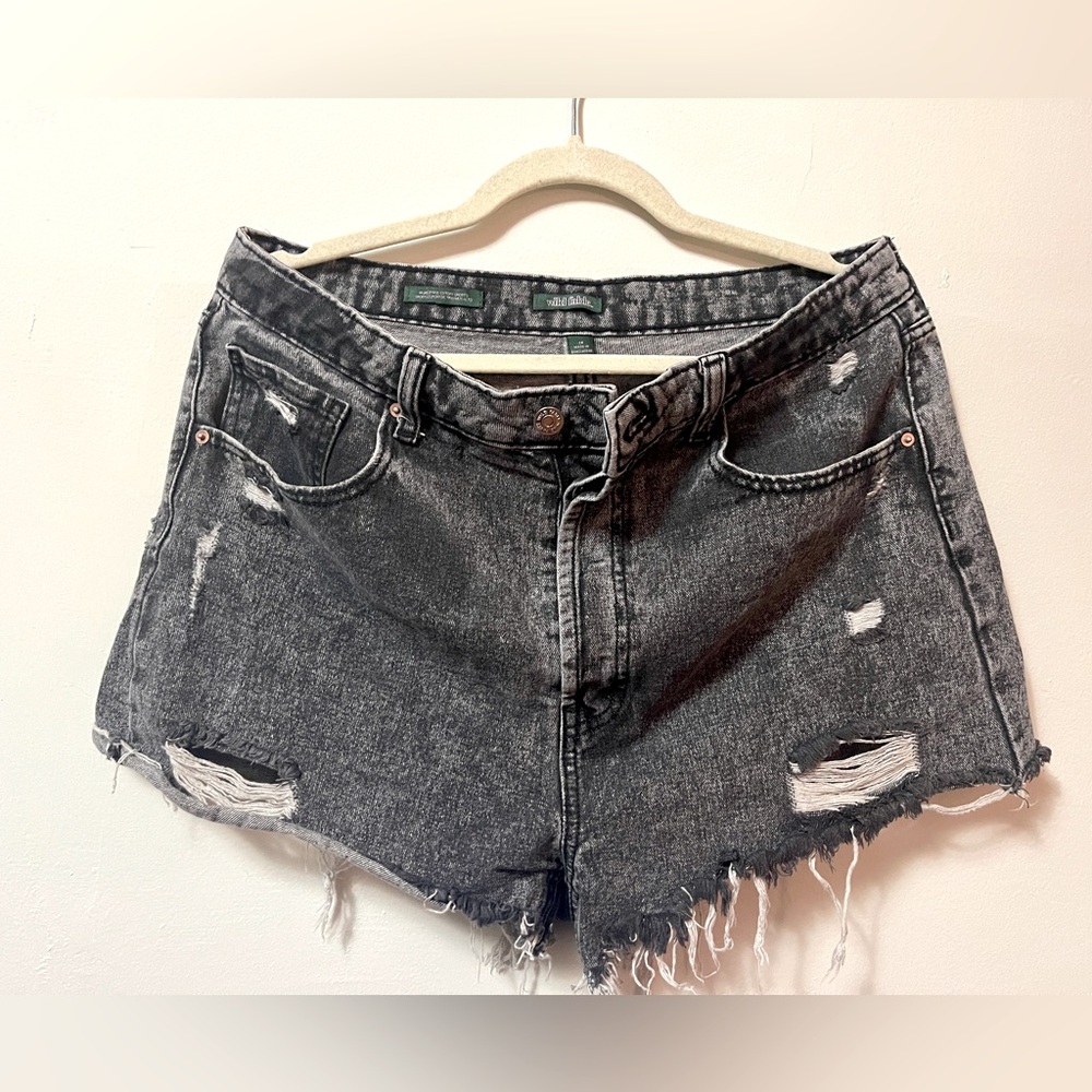 Wild Fable Women’s Black Cutoff Denim Shorts Size 14